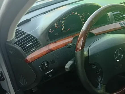 Mercedes-Benz S 320 2001 года за 5 500 000 тг. в Астана – фото 24