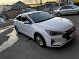 Hyundai Elantra 2020 годаfor7 500 000 тг. в Алматы – фото 2