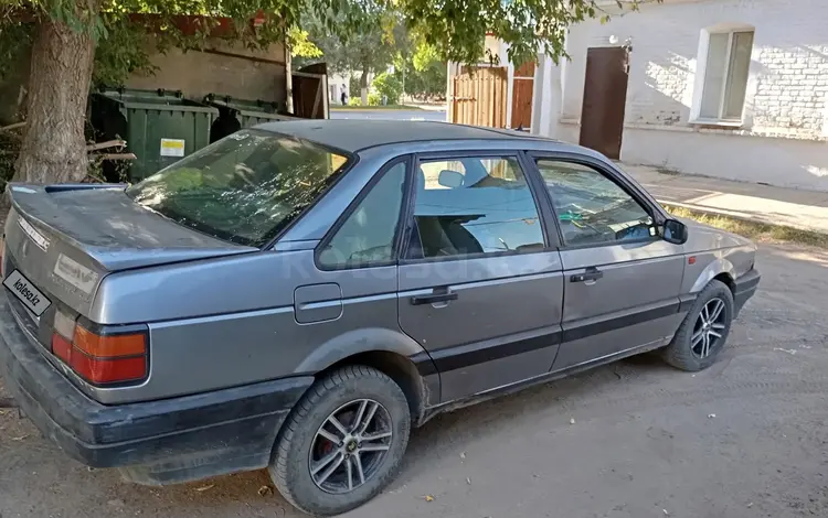 Volkswagen Passat 1992 годаfor1 000 000 тг. в Уральск