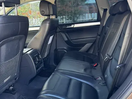 Volkswagen Touareg 2011 года за 11 200 000 тг. в Астана – фото 2