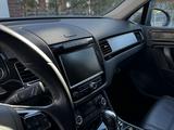 Volkswagen Touareg 2011 года за 11 200 000 тг. в Астана – фото 3