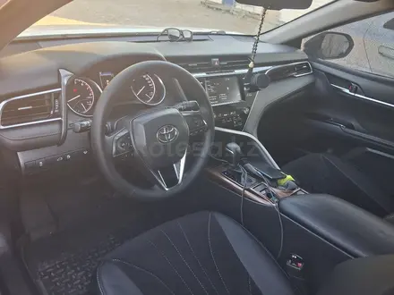 Toyota Camry 2018 года за 12 000 000 тг. в Семей – фото 10