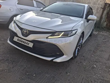 Toyota Camry 2018 года за 12 000 000 тг. в Семей – фото 8