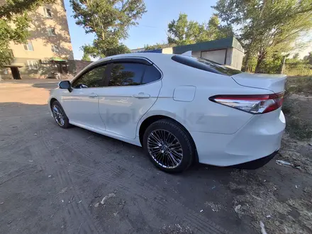 Toyota Camry 2018 года за 12 000 000 тг. в Семей – фото 9