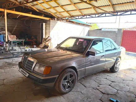 Mercedes-Benz E 230 1991 года за 1 500 000 тг. в Алматы