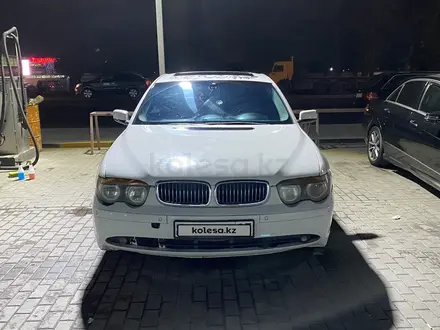 BMW 745 2002 года за 2 300 000 тг. в Алматы