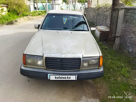 Mercedes-Benz E 260 1990 года за 1 250 000 тг. в Алматы