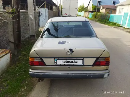 Mercedes-Benz E 260 1990 года за 1 250 000 тг. в Алматы – фото 2