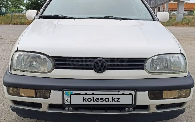 Volkswagen Golf 1997 годаүшін1 450 000 тг. в Алматы