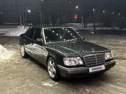 Mercedes-Benz E 320 1994 года за 3 500 000 тг. в Талдыкорган – фото 9