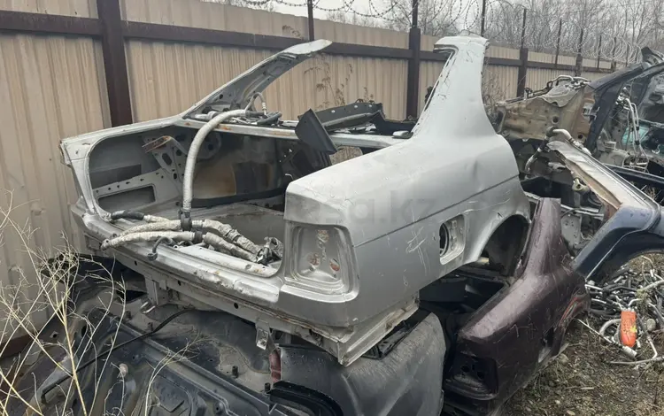 Крыло задняя часть кузова BMW за 50 000 тг. в Алматы