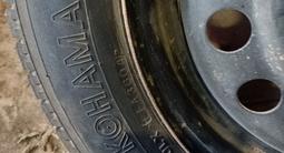 Шины зимние на дисках на Мицубиси, Хундай за 100 000 тг. в Астана – фото 3