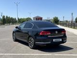 Volkswagen Passat 2011 годаfor4 800 000 тг. в Алматы – фото 2