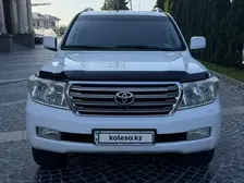 Toyota Land Cruiser, 2011