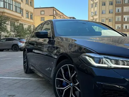 BMW 530 2022 года за 27 200 000 тг. в Астана – фото 2