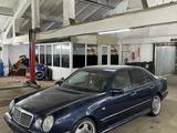 Mercedes-Benz E 280 1998 года за 2 700 000 тг. в Алматы – фото 2