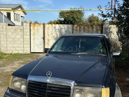 Mercedes-Benz E 230 1991 года за 1 500 000 тг. в Алматы