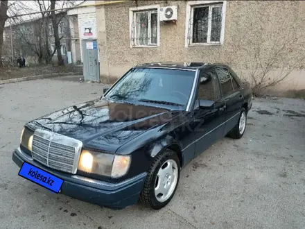 Mercedes-Benz E 220 1993 года за 1 800 000 тг. в Алматы – фото 8