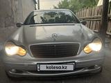 Mercedes-Benz C 200 2000 года за 2 400 000 тг. в Караганда – фото 2