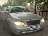 Mercedes-Benz C 200 2000 года за 2 400 000 тг. в Караганда