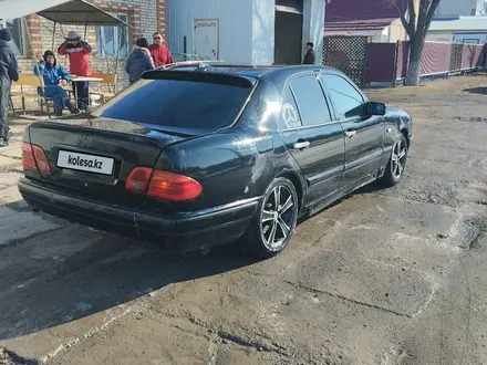 Mercedes-Benz E 230 1996 года за 2 000 000 тг. в Аксай – фото 6