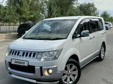 Mitsubishi Delica D:5, 2008