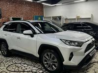 Toyota RAV4 2019 года за 16 000 000 тг. в Караганда