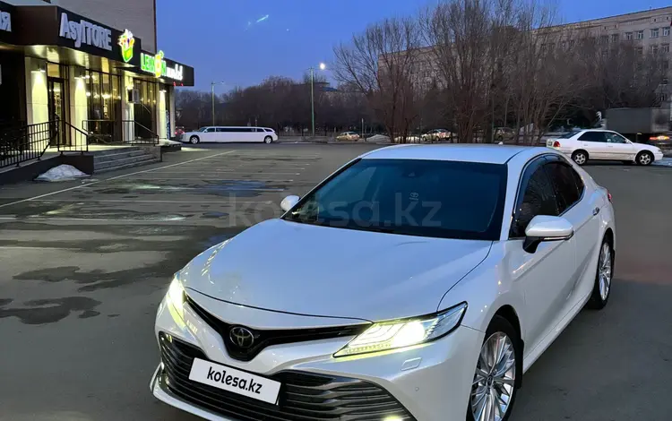 Toyota Camry 2020 года за 16 500 000 тг. в Усть-Каменогорск