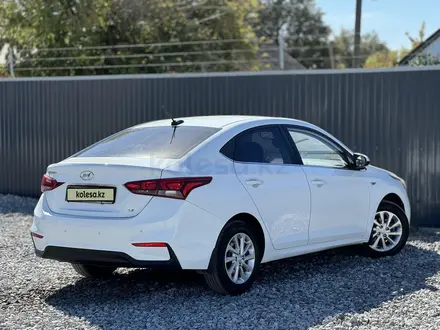 Hyundai Accent 2019 года за 7 600 000 тг. в Актобе – фото 4