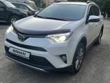 Toyota RAV4 2017 годаүшін12 500 000 тг. в Астана – фото 5