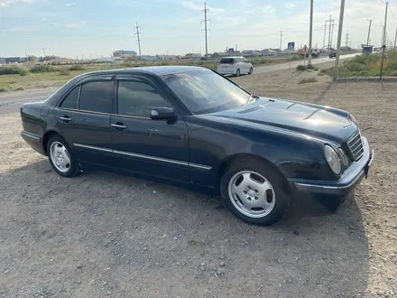 Mercedes-Benz E 320 2000 года за 4 300 000 тг. в Актау – фото 5