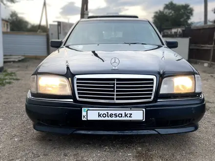 Mercedes-Benz C 200 1995 года за 2 000 000 тг. в Караганда – фото 4