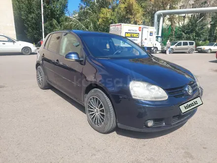 Volkswagen Golf 2005 года за 3 200 000 тг. в Астана – фото 2