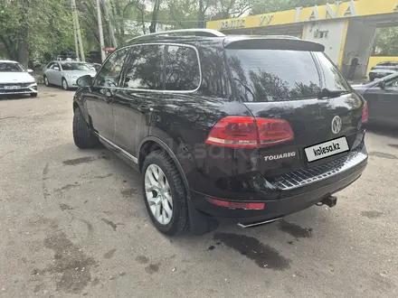 Volkswagen Touareg 2011 года за 11 500 000 тг. в Алматы – фото 12