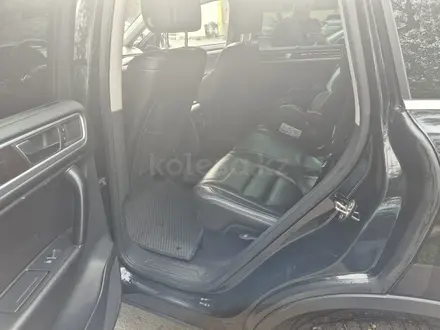 Volkswagen Touareg 2011 года за 11 500 000 тг. в Алматы – фото 16