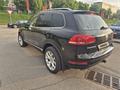 Volkswagen Touareg 2011 года за 11 500 000 тг. в Алматы – фото 3