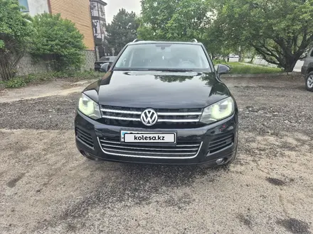 Volkswagen Touareg 2011 года за 11 500 000 тг. в Алматы – фото 6