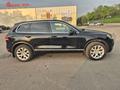 Volkswagen Touareg 2011 года за 11 500 000 тг. в Алматы – фото 7