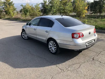 Volkswagen Passat 2007 года за 2 800 000 тг. в Алматы – фото 4