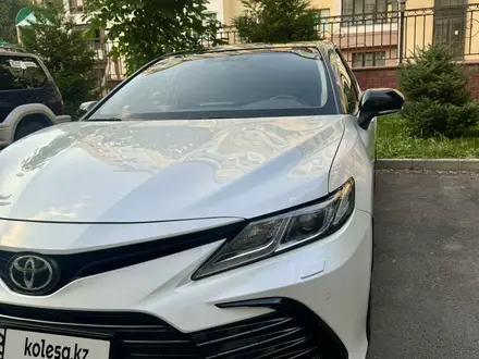 Toyota Camry 2021 года за 16 000 000 тг. в Алматы – фото 3