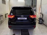 Toyota Highlander 2015 года за 11 500 000 тг. в Уральск