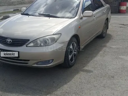 Toyota Camry 2002 года за 4 500 000 тг. в Актобе – фото 2