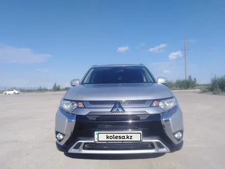 Mitsubishi Outlander 2019 года за 12 300 000 тг. в Петропавловск – фото 3