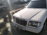 Mercedes-Benz E 220 1994 года за 3 000 000 тг. в Есик – фото 4