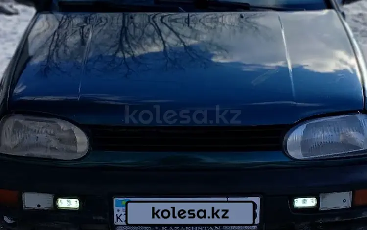 Volkswagen Golf 1995 годаүшін1 200 000 тг. в Семей