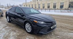 Toyota Camry 2018 года за 12 000 000 тг. в Кызылорда – фото 2