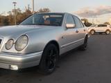 Mercedes-Benz E 230 1996 годаfor2 200 000 тг. в Астана – фото 2