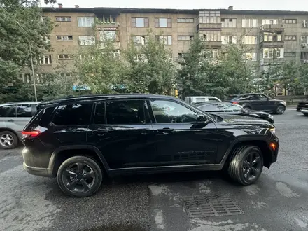 Jeep Grand Cherokee 2023 года за 35 000 000 тг. в Алматы – фото 2