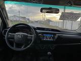 Toyota Hilux 2024 годаfor21 000 000 тг. в Атырау – фото 5