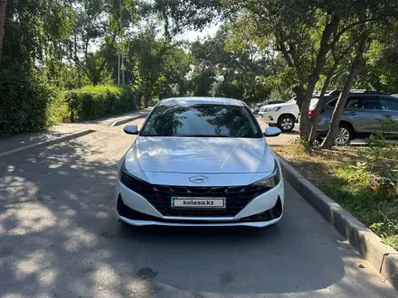 Hyundai Elantra 2021 года за 9 500 000 тг. в Алматы